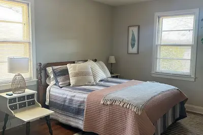 Image de Charming 2-bedroom house in Greenville with Screened Porch, Huge Backyard