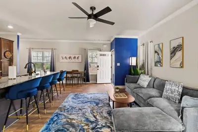 Image de Sleeps 24 - Game Room - By Dt & Uga - 4 King Beds