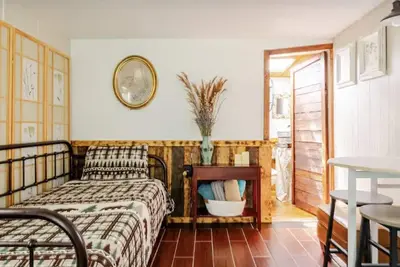 Image de Soothing cabin with Ac in charming Arcadia