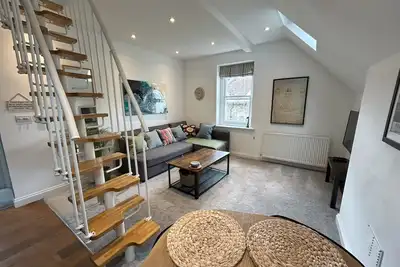 Image de Stylish Apartment in the Heart of Clifton Village. Street Parking.