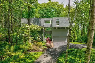 Image de Mid-Century Modern, Seaside Home In Yarmouth Maine - Whole Summer Rental