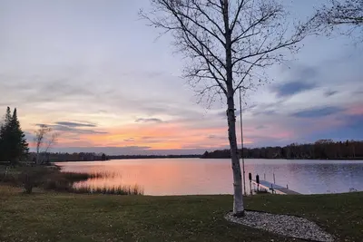 Image de 3-bedroom house on Trout Lake. Centrally located near all the Up has to offer!
