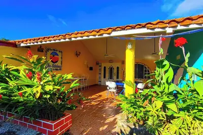 Image de Deluxe villa for 25 people, 3 bedrooms, 2 bathrooms, living room and terrace.
