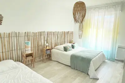 Image de Nouveau, proche de la plage! Charmante maison familiale - 9 pers