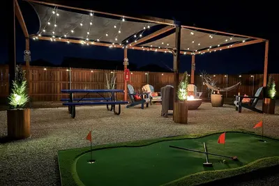 Image de Abilene's Ultimate Backyard Getaway: Putt-Putt, Fire Pits, & Giant Games Galore!