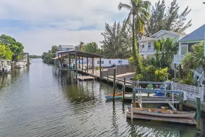 Image de 135 Damfiwill - 2 bedroom / 3 Bath - dock for boat - Pet Friendly!