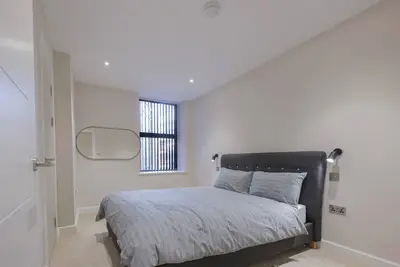 Stylish 2-Bed Apartment by Prymeo – Prime Leeds City Centre