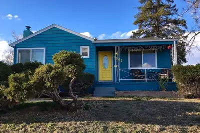 Image de Spacious & Cozy 3 bed house, close to it all in Denver!