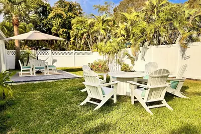 Image de Sunset House 3 bed/3 bath property in historic Flamingo Park; 10 mins to beach