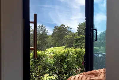 Image de Luxury Hinterland Tiny Home | Secluded Romantic Escape with Stunning Views