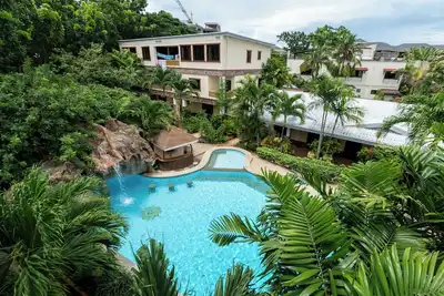 Image de Great location 1-bedroom apartment with WiFi, Ac just 10 min walk to Alona beach
