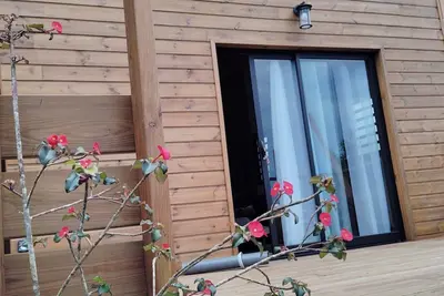 Ti Kaz'Olivine, chalet tout équipé, avec jacuzzi. Vue mer et montagne. 45m2.
