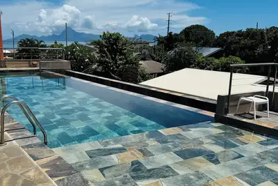 Image de Condo à Punaauia \"Vue Moorea + Piscine\" en face de la roulotte Anita