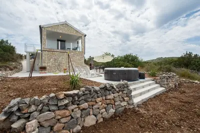 Image de Charming 2-bed holiday home in Drvenik Mali with spectacular seaview, Wi-Fi, Ac