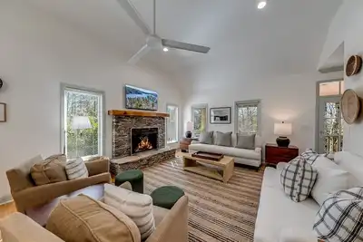 Image de Tuckaway Cottage Lake Burton