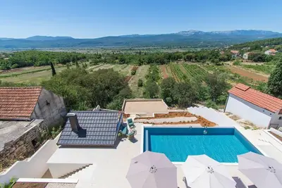 Image de Maison de vacances Imotski pour 1 - 6 personnes avec 2 chambres à coucher - Maison de vacances