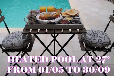 Image de Chambre accès direct grande piscine-Coin cuisine-Parking-Aircon-Jardin