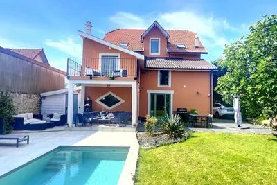 Image de Villa Rossa - exceptionnel - au bord du Lac du Bourget avec couloir de nage