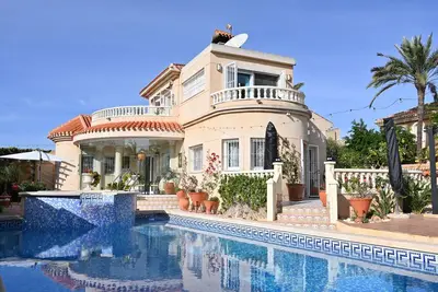 Image de Villa La Mariposa, 6 Personnes, piscine privé, 20m de la mer, vue sur la mer