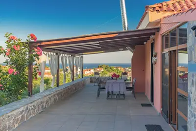 Image de Comfortable And Sunny Villa With A Wonderful View.