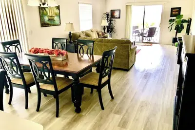 Image de Beautiful Private 2/ 2 Courtyard, gated yard, golf cart, Recreation Center/Pool
