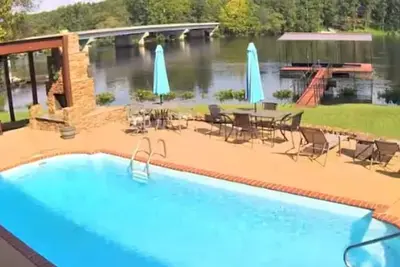 Image de River Front Home on Savannah River with pool- minutes from Augusta National