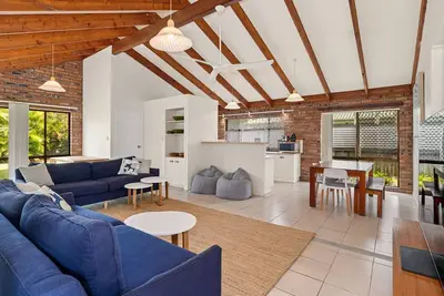 Image de Coastal Paws Pet friendly, family beach house in Pottsville