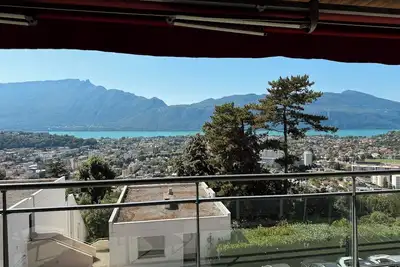Image de Logement lumineux de 50m2 magnifique vue lac