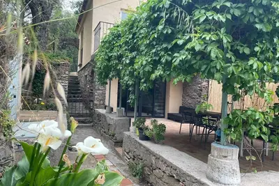 Image de Lovely renovated house with terrace and garden