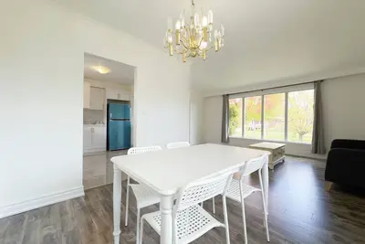 Image de Cozy room near Midland Eglinton Bus stop #3
