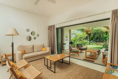 Image de Lakaz Filao – Luxe en bord de rivière, Piscine & Jardin privés