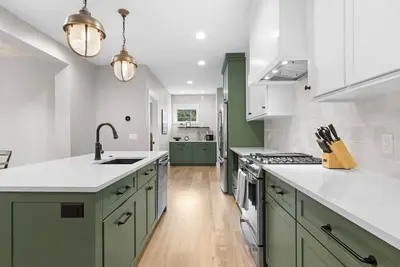 Image de Newly remodeled home in walking distance of the Sleeping Bear Dunes