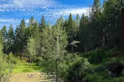 Image de Stunning Custom Made Log Home- on 30 acres