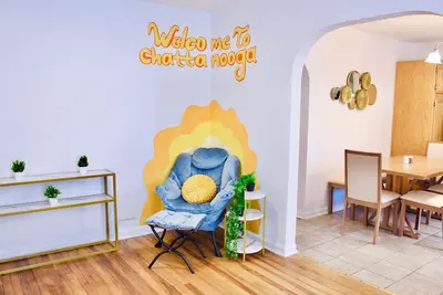 Image de New ~ Charming Home near Chattanooga w/ fire table & games; child equipped!