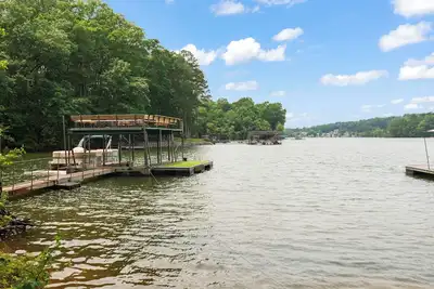 Image de Lake Lanier Lakefront, Private Dock, Quiet Cove