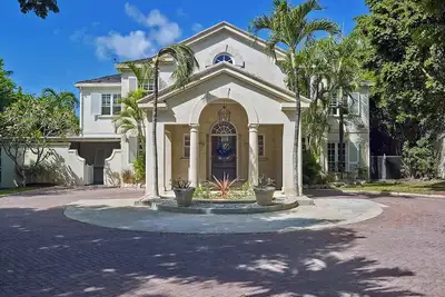 Image de New Mansion Luxury Beachfront Villa, Paynes Bay, Barbados
