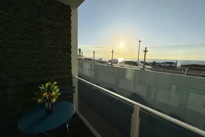 Image de Oceanfront 1 Br Oasis w/ Parking & Heated Pool