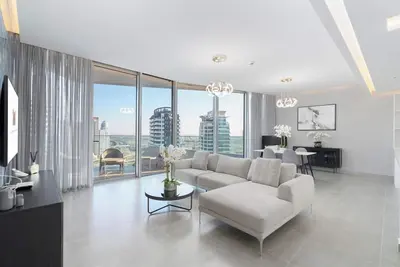 Image de Chic Waterfront Escape with Stunning Views