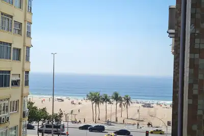 Image de Cozy, newly renovated apartment, 1 minute from Copacabana beach