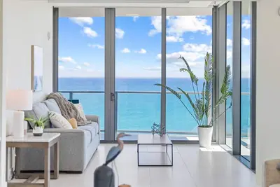 Image de Ocean Front 2br/2. 5ba Lux Condo on Singer Island