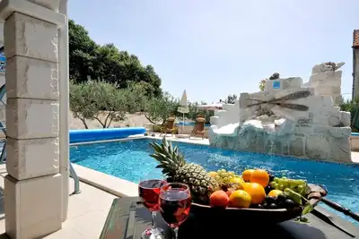 Image de Maison pour la famille avec la piscine Plano, Trogir (K-23902)