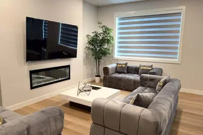Image de Newly Built | Entire Home | Detached Garage