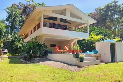 Image de Riverfront property with private pool, close to pristine beaches. Bird watching