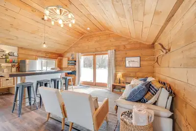 Image de Hike, Fish & Boat: Waterfront Cabin in Ryegate!
