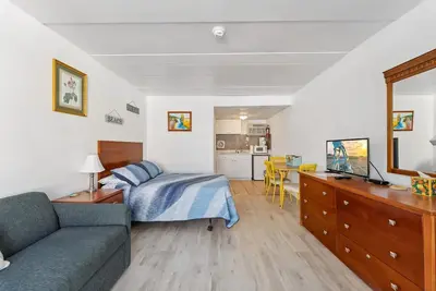 Image de 313 E Glenwood Ave, Unit 205