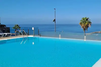 Image de Modern 2 bedroom apartment with large terrace, sea view, infinity pool