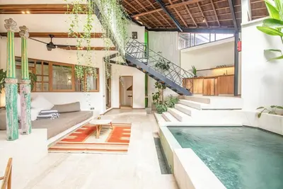 Image de Modern 2-Br Art Deco Villa, 800m from the Beach