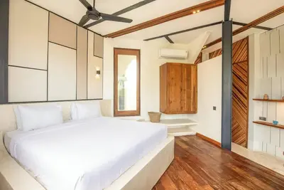 Image de Luxurious 1-Br Loft with Art Deco Flair Shared Pool