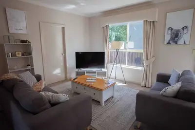 Image de This house is a 3 bedroom(s), 2 bathrooms, located in Ballarat Central, Vic.