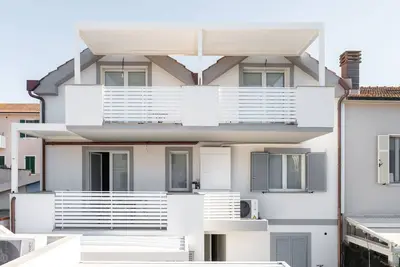 Image de Joli appartement avec Wifi, climatisation, Tv, terrasse, animaux admis et parking